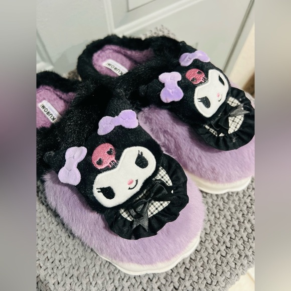 New Sanrio KUROMI size 7 BLACK PURPLE COLOR SO SOFT - Picture 3 of 11